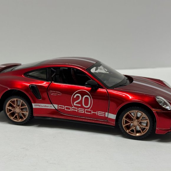 1:24 2020 Porsche 911 Turbo S Diecast With Headlight & Tailight LEDS Red - Picture 3 of 9